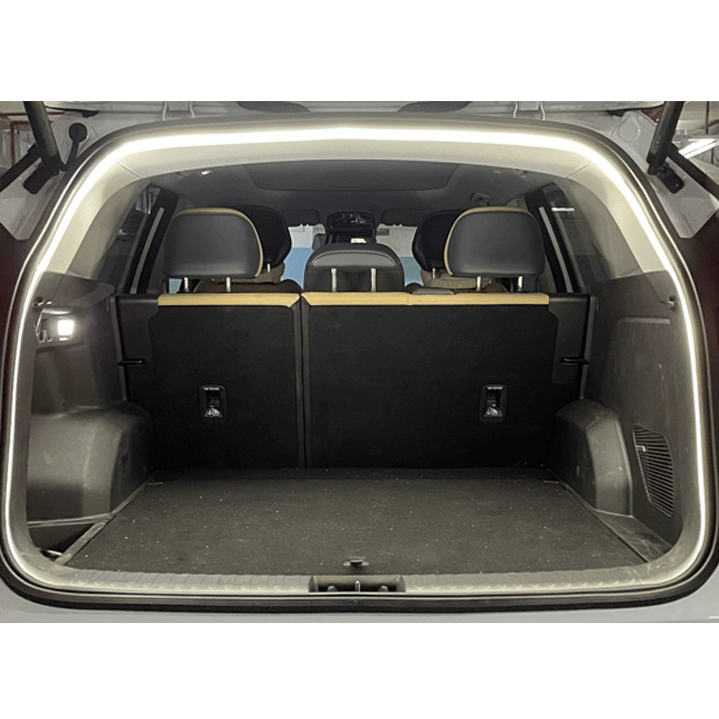 Dynamiczna listwa LED do bagażnika z efektem płynięcia